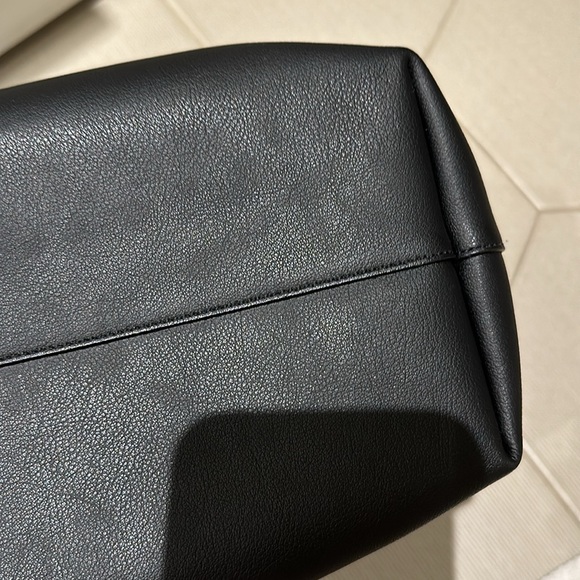 Authentic YSL east west shopping bag tote in smooth black leather - Picture 8 of 14